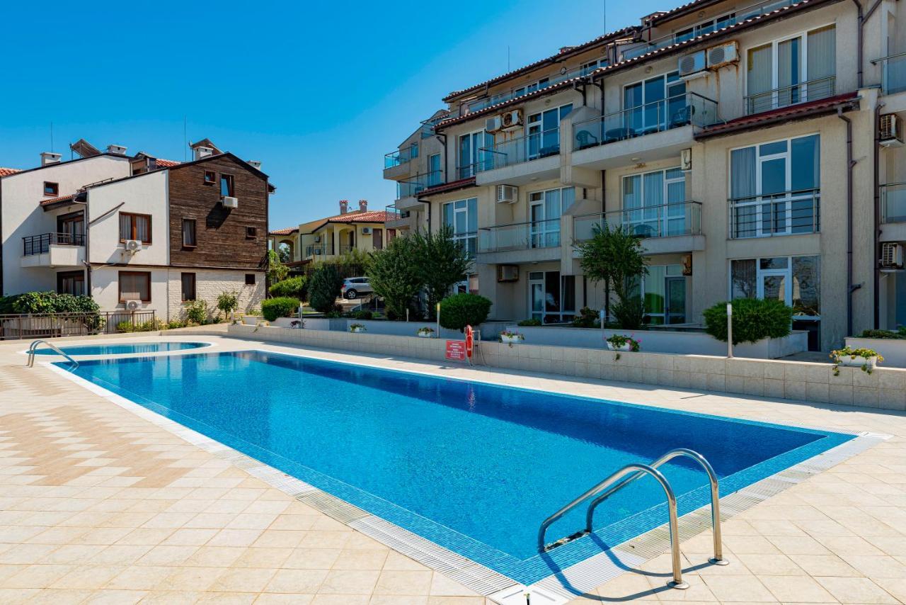 Menada Apolon Apartments Sozopol Exterior foto