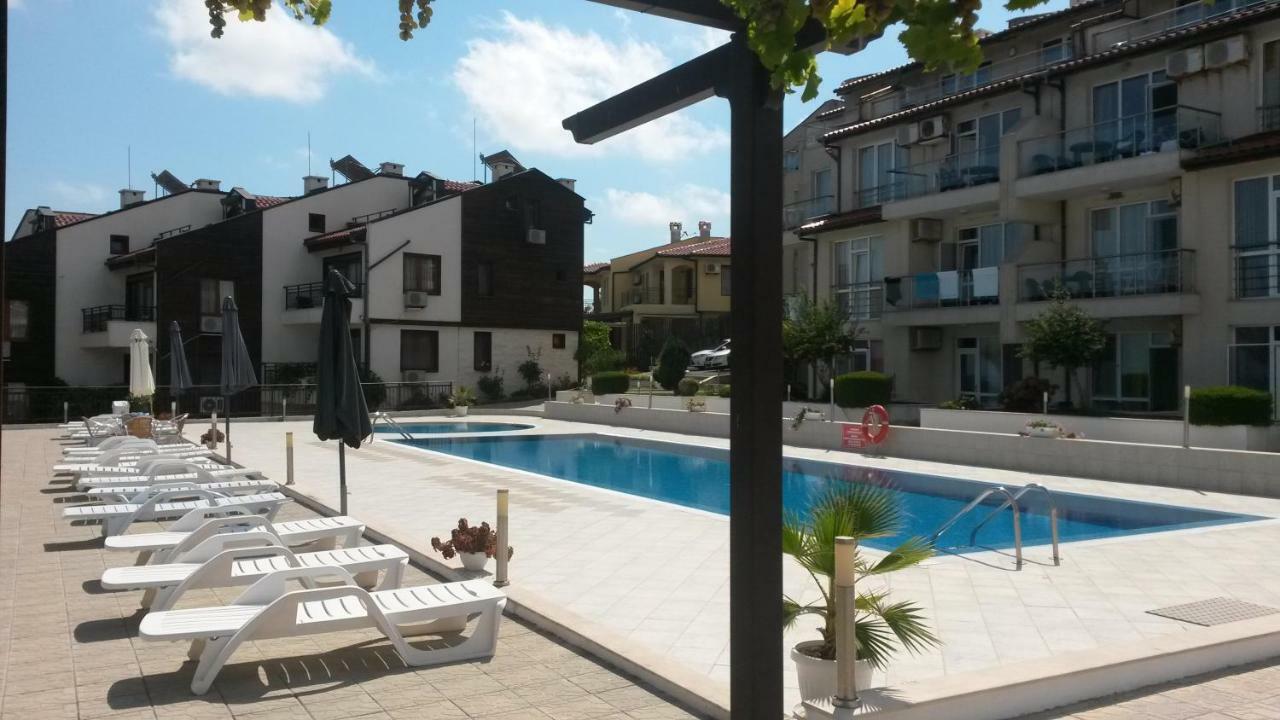 Menada Apolon Apartments Sozopol Exterior foto
